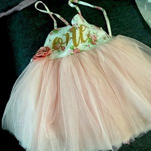 ONE baby girl dress.